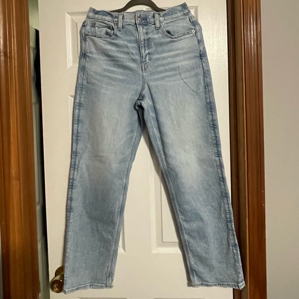 American Eagle High rise 90s boyfriend jeans. Worn once.